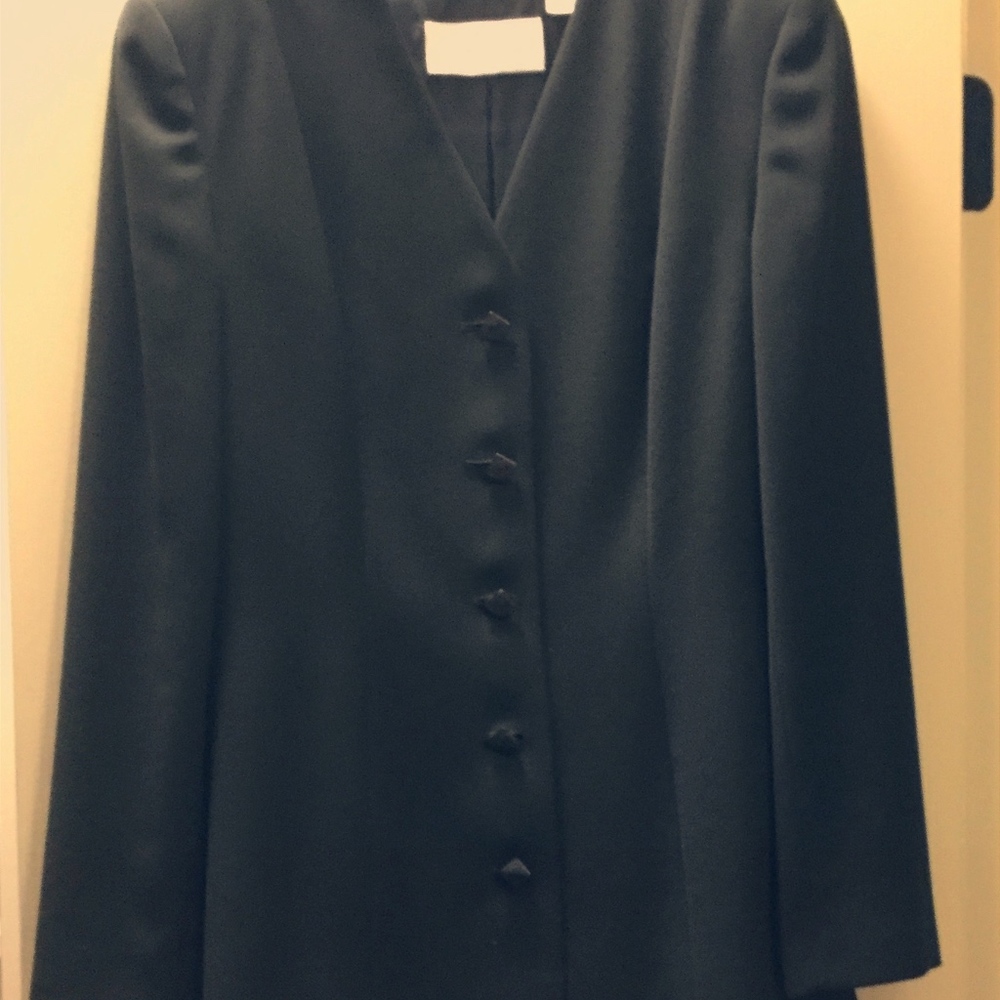 Dana Bachman Suit